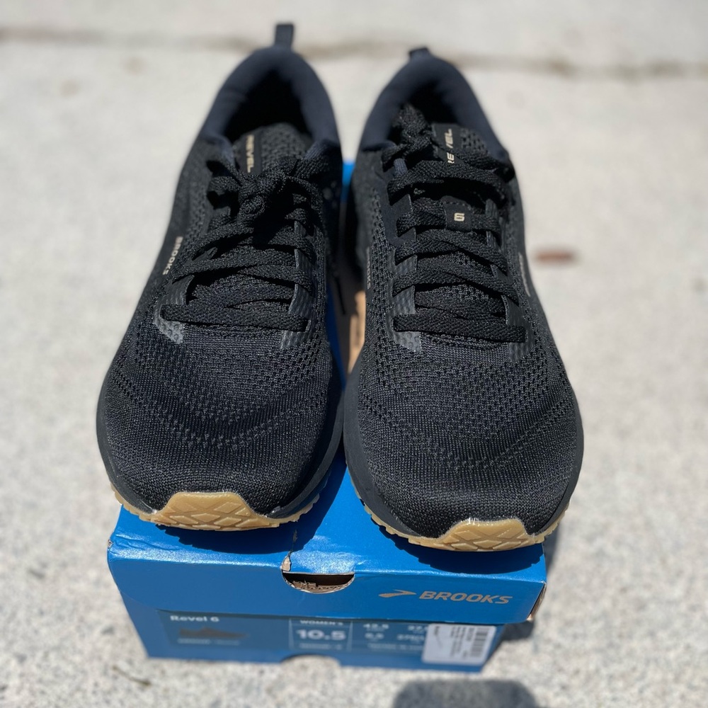 Brooks Revel 6